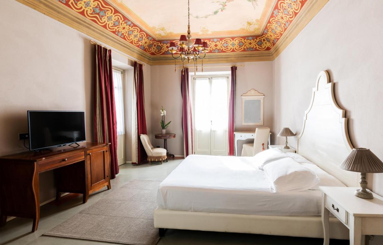 Hotel Vincafe Alba  Zewnętrze zdjęcie