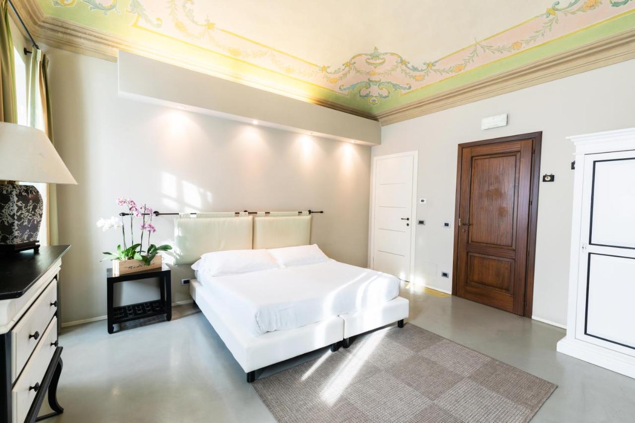 Hotel Vincafe Alba  Zewnętrze zdjęcie